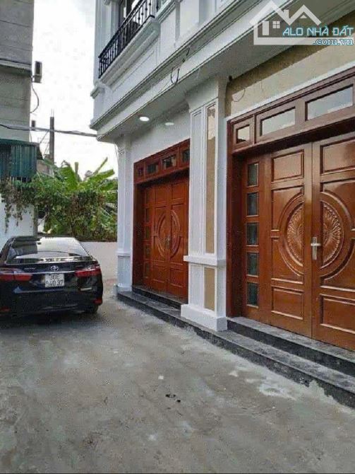 7.x Tỷ/ 40 M2 /5 Tầng/ 4.4 M tiền .Thạch Bàn. Ô TÔ - 10