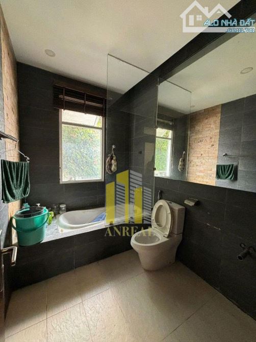 Cho thuê biệt thự căn góc đầy đủ nội thất 60 triệu - đường Trần Não - 11