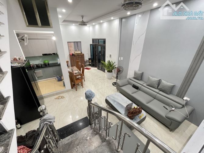 Nhà sát phố Hồng Tiến căn góc 2 thoáng  50M2 -3 ngủ đủ công năng chỉ hơn 7 Tỷ - 1