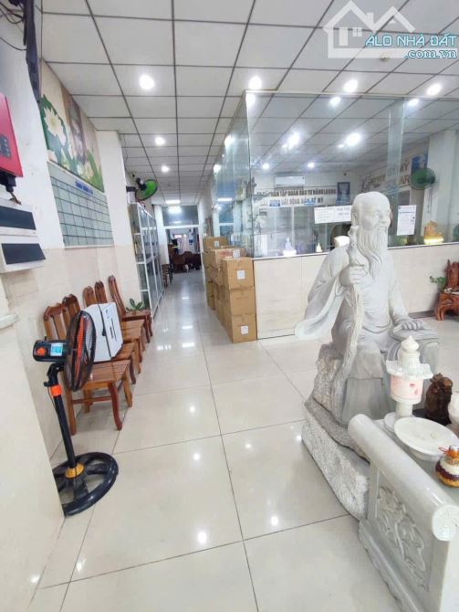 28tỷ.Bán gấp toà nhà 7 lầu mặt tiền Bùi Văn Hoà ngay kcn 2 Biên Hoà. 300m2, sàn 1250m