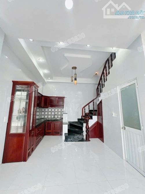 BÁN NHÀ 3 LẦU MTKD HXH 8M ĐƯỜNG SỐ,P.TÂN KIỂNG,QUẬN 7,DT 60m,4PN - 1
