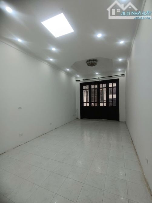 KIM ĐỒNG, HOÀNG MAI, 48 M2 , 5 TẦNG, MẶT TIỀN 4,2 M, GIÁ NHỈNH 17 TỶ, - 1