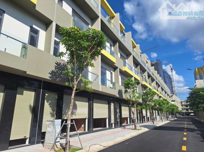 Nhà phố Bcons ngay cạnh Depot Metro, DT 72m2 - 230m2 - Giá gốc CDT ck 6.7% - 1