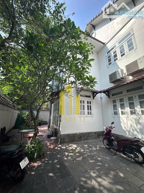 Cho thuê biệt thự căn góc đầy đủ nội thất 60 triệu - đường Trần Não - 1