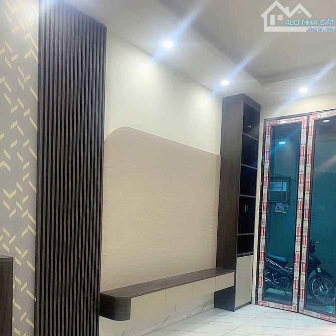 BÁN NHÀ KIM GIANG, NGÕ RỘNG THOÁNG, BA GÁC ĐỖ CỬA, NHÀ MỚI Ở NGAY, GẦN NGÃ TƯ SỞ - 1