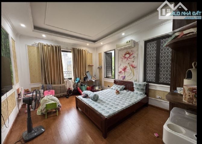 7.x Tỷ/ 40 M2 /5 Tầng/ 4.4 M tiền .Thạch Bàn. Ô TÔ - 1