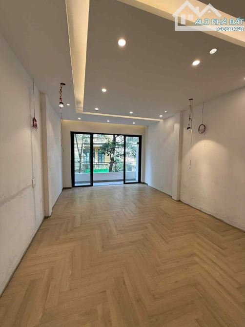 Bán Nhà Mặt Phố Nhỏ Vỉa Hè Ô Tô KD Hoàng Cầu Đống Đa DT 70M 5T Thang Máy MT 4M Giá 27.9Tỷ - 1