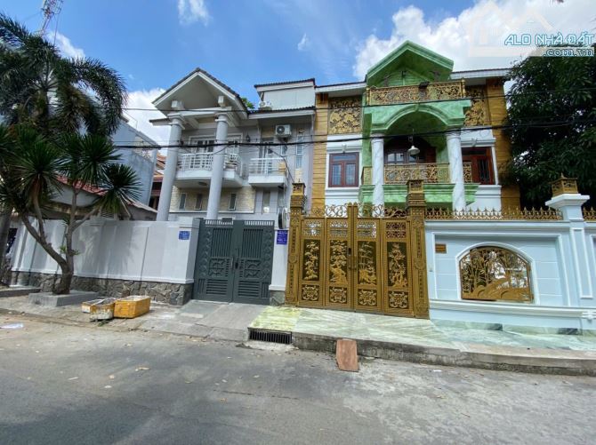 Biệt Thự ven sông 10 x 18m, 4 Tầng đường 10m Đặng Thuỳ Trâm Bình Thạnh - 1