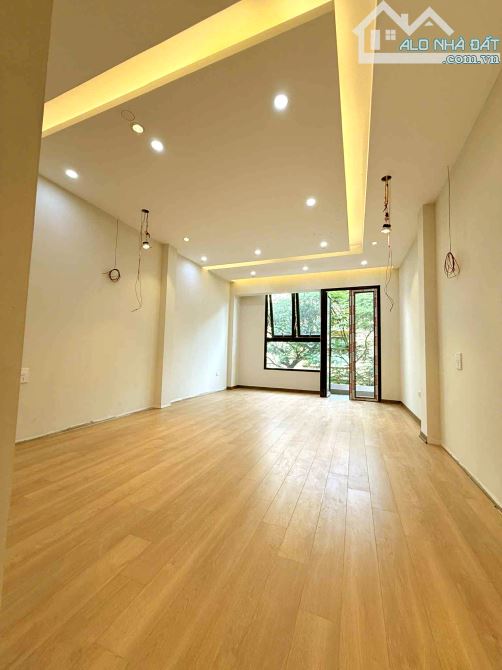 Bán nhà PL Hoàng Cầu- 2 thoáng- vỉa hè- oto tránh- Thang máy- KD đa dạng- DT 70M - 1