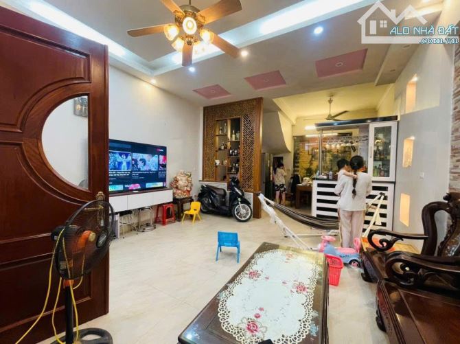 NHÀ AN DƯƠNG VƯƠNG - TÂY HỒ - NGÕ RỘNG - 50M2, 4 TẦNG, MT 5,2M - 8,6 TỶ - 1