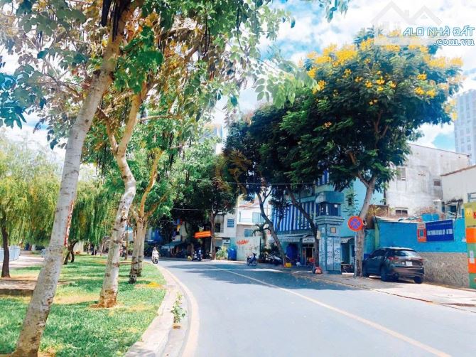 Chỉ 37 tỷ! Bán MT Đ. Hoàng Sa, Q.3 – 13x20m – 2 tầng. - 1