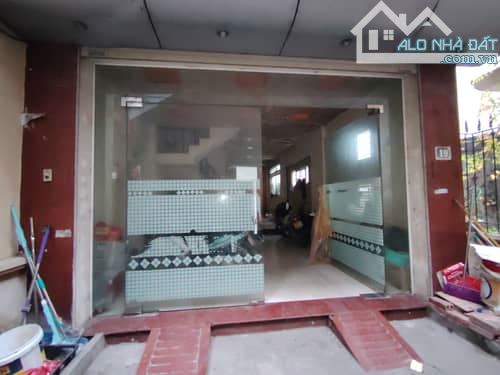 Bán nhà phố Ô Cách, DT 64m2 , MT 5.14m , Xây 5 Tầng , Giá 8.5 tỷ , Ô tô đỗ cổng - Nhà dân - 1