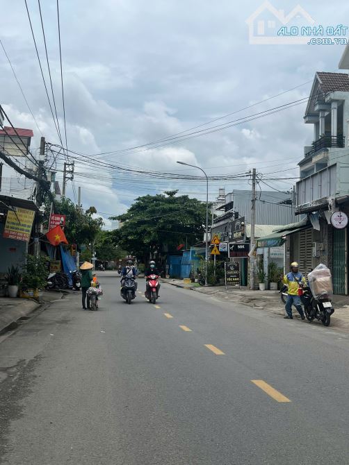 Nhà MT C4 cũ nát Lâm Thị Hố TCH DT 4,4x26m giá 7 tỷ 600 còn TL: - 1