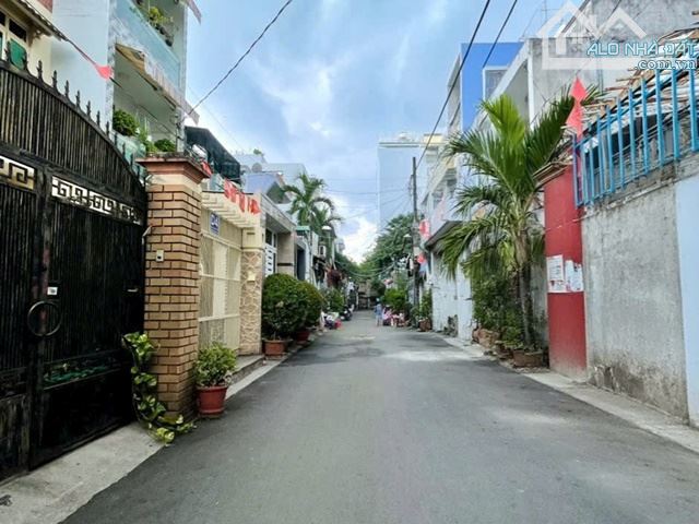 8.6 Tỉ- Hẻm Xe Hơi, 99m² nở hậu, gần Mặt tiền Dương Quảng Hàm - 1