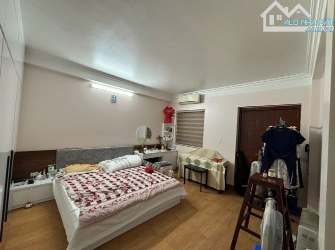 Bán căn 4 tầng x 75m mặt Ngô Gia Tự. Giá 15.5 tỷ - 1