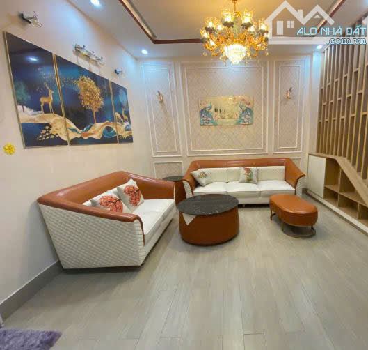 Cần bán nhà 3 tầng đường Bùi Trang Chước, Hòa Xuân giá tốt - 1