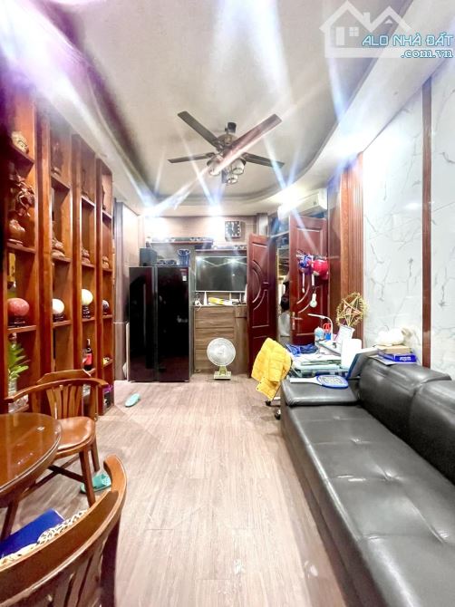 Cần bán gấp căn nhà phố Tôn Đức Thắng, 50mx5t, 2 mặt ngõ, KDVP, ngõ nông, chỉ 11.9 tỷ - 1