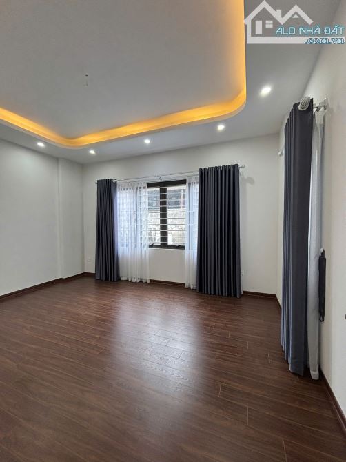 + Hiếm! Hơn 5 tỷ 42m có nhà đẹp Hữu Hòa Thanh Trì  không căn thứ 2! + Ô tô cách vài bước - 1