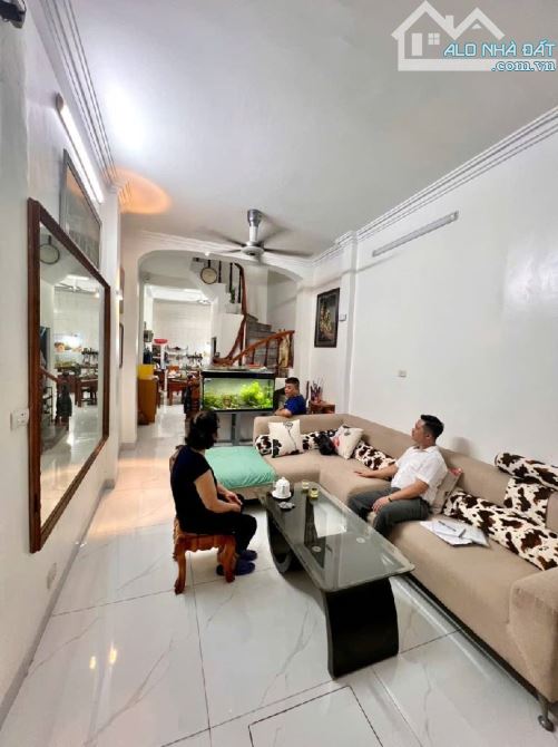Bán nhà Văn Quán: 45m*5tầng, phân lô, gần phố, gần ô tô, full tiện ích, dân xây, nhỉnh 8tỷ - 1