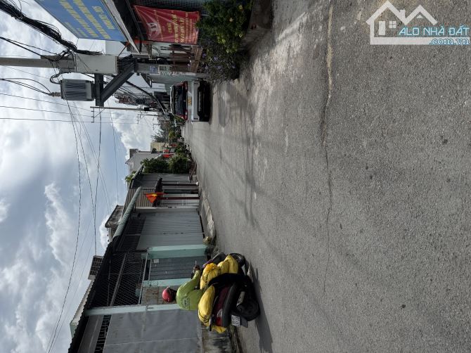 Bán Nhà hẻm xe hơi 33tr/m2 . Phú Xuân- Nhà Bè - Diện tích : 178,9m2 ( ngang 5,9m nở hậu - 1