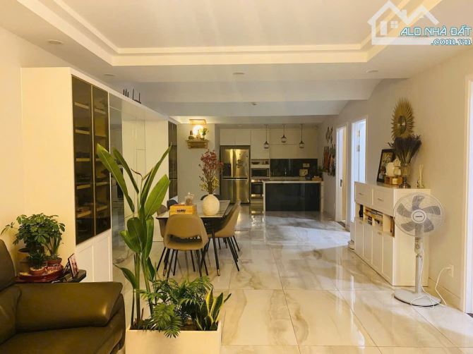 chủ bán gấp biệt thự hồ bơi hiện đại thang máy 4 tầng Thảo Điền 220m2 38tỷ. - 1