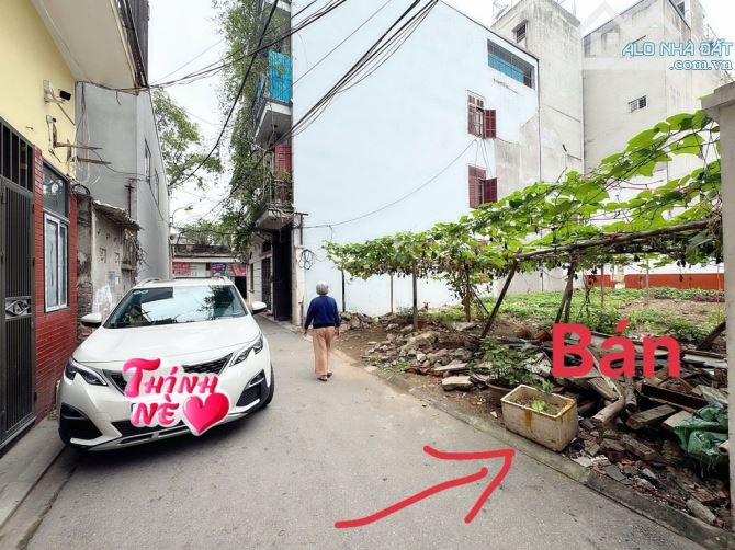 Bán 86.5m2 đất trung tâm thị trấn Trâu Quỳ, hai mặt đường, kinh doanh, ô tô tránh - 1