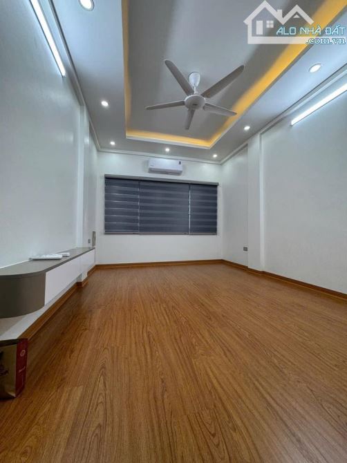 NHÀ 5 TẦNG MẶT TIỀN 3,3M THANH BÌNH HÀ ĐÔNG OTO ĐỖ CỬA 6 NGỦ 30M2, 9 TỶ - 6
