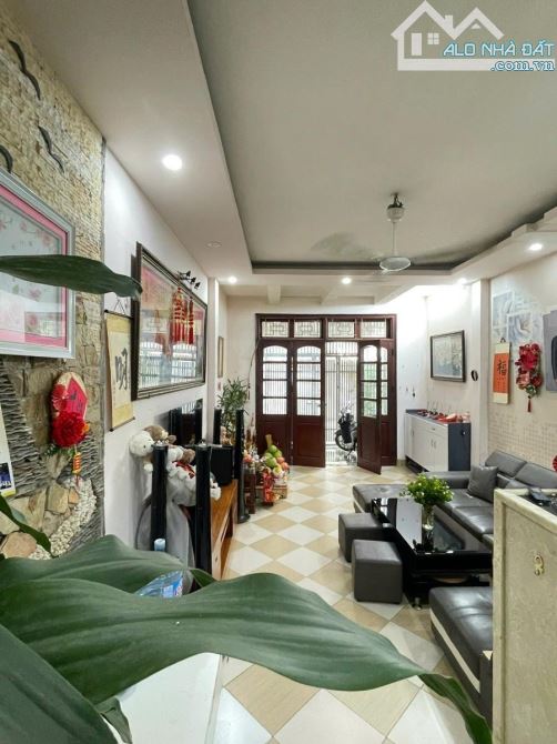 Nhà mặt phố Cảm Hội, giao với Lò Đúc, diện tích 50m. Giá 18.8 tỷ - 1