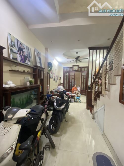 Bán nhà Bồ Đề,Long Biên 5 tầng,40m.mt3.5m oto đỗ cổng nhỉnh 8 tỷ - 1