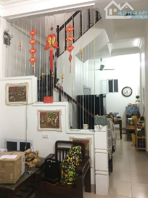 PHÂN LÔ–GẦN PHỐ – Ô TÔ TẬN CỬA – NGÕ THÔNG - CHỦ CẦN BÁN GẤP - CẦU GIẤY - 36M - NHỈNH 9 TỶ - 1