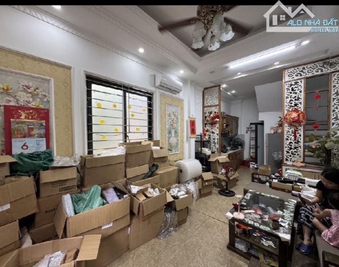 7.x Tỷ/ 40 M2 /5 Tầng/ 4.4 M tiền .Thạch Bàn. Ô TÔ - 12