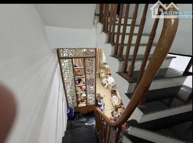 7.x Tỷ/ 40 M2 /5 Tầng/ 4.4 M tiền .Thạch Bàn. Ô TÔ - 13