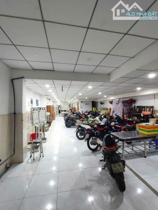 28tỷ.Bán gấp toà nhà 7 lầu mặt tiền Bùi Văn Hoà ngay kcn 2 Biên Hoà. 300m2, sàn 1250m - 1