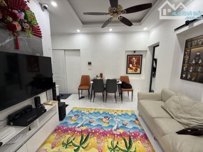 Bán tập thể phố Nguyễn Ngọc Doãn (gần sát chùa Bộc)sổ 30m2 sử dụng 90m2 giá 3,93tỷ(còn TL) - 2