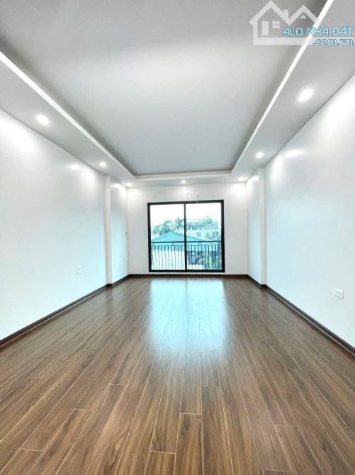 Chỉ Nhỉnh 4 tỷ- Có nhà 5 tầng-42m2-độc lập giáp QL6,. 5p Bx Yên Nghĩa (ảnh thật ) - 2