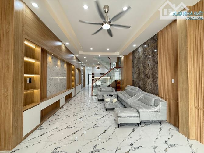 Nhà Mới 100% 4,5x 25m Cách MT Đinh Đức Thiện 1,5km. Cách Chợ Bình Chánh 15Phút - 2