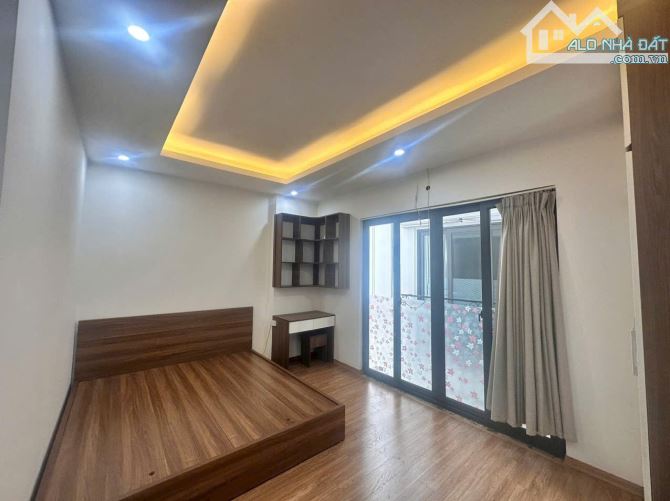 BÁN NHÀ THẠCH BÀN LONG BIÊN 5 TỶ 45m 4 TẦNG MT 4m gần Công Viên Dòng tiền 14 triệu/1T - 2