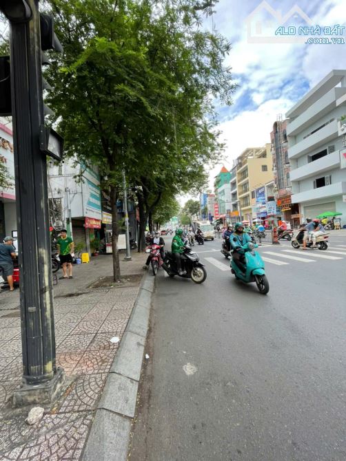 TÒA NHÀ 6 TẦNG THANG MÁY – MT ĐINH TIÊN HOÀNG (LÊ VĂN DUYỆT) - 73 m2- 6 lầu - 23,8 tỷ - 2
