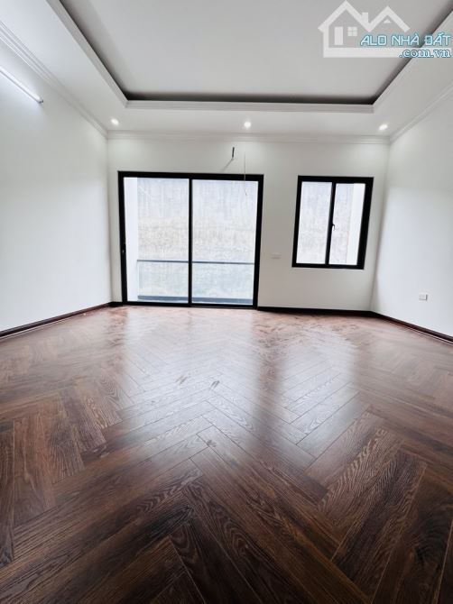 Hoa Lâm 40m 6T MT4.7m- DÂN XÂY - THANG MÁY- 20M OTO TRÁNH- 10 PHÚT VỀ HOÀN KIẾM - 2