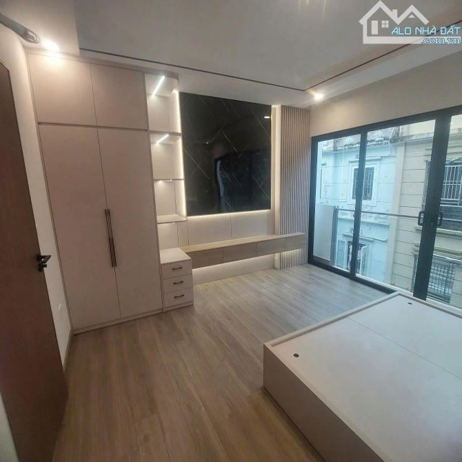 Bán GẤP! Nhà 5 tầng phố Hoa Lâm, Việt Hưng, full nội thất, 31m, MT 4.5m, nhỉnh 6 tỷ - 2