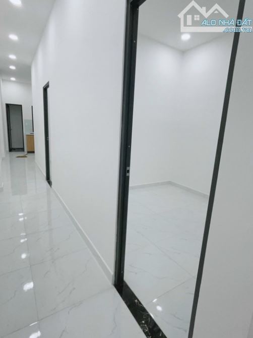 “NHÀ MỚI ĐẸP HBP-70M2( 4❌18M), 2PN-2WC- SỔ VUÔNG  MẶT TIỀN ĐƯỜNG LỚN -HÀNG XÓM VẠN PHÚC CH - 2