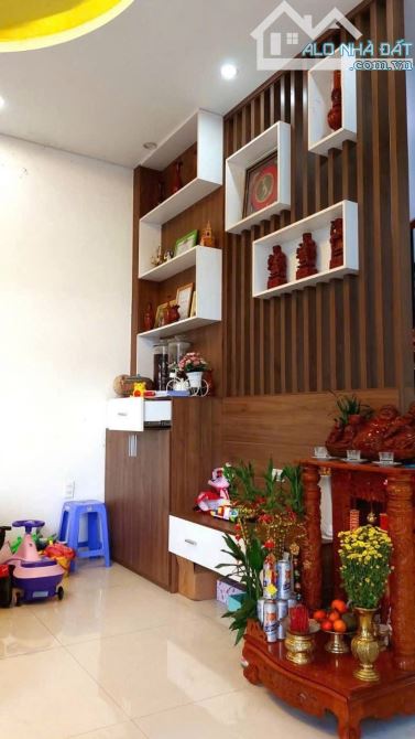 BÁN NHÀ ĐẸP NỘI THẤT VIP 2 MT ĐƯỜNG LA BÔNG - XEM NHÀ LÀ THÍCH - ĐƯỜNG 10M5 - 2