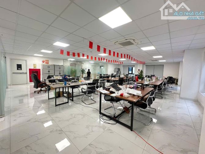 CHO THUÊ VĂN PHÒNG 170m2 Ngõ ,168 Nguyễn Xiển - 2