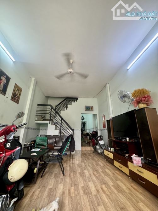 Bán nhà 2 tầng hẻm 8m, Nguyễn Ảnh Thủ, phường Hiệp Thành, quận 12, nhỉnh 4 tỷ - 2