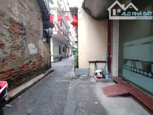 Bán nhà phố Ô Cách, DT 64m2 , MT 5.14m , Xây 5 Tầng , Giá 8.5 tỷ , Ô tô đỗ cổng - Nhà dân - 2