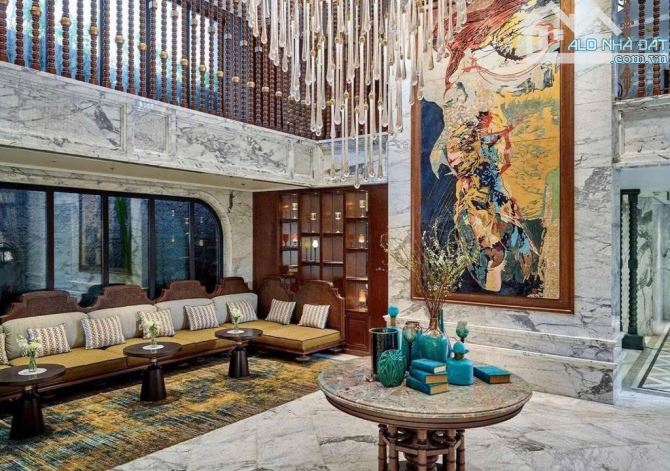 Bán Khách Sạn Phố Cổ Hoàn Kiếm 770m2 Xây 11 Tầng 2 Hầm 100 Phòng 4 Sao Giá Tốt - 2