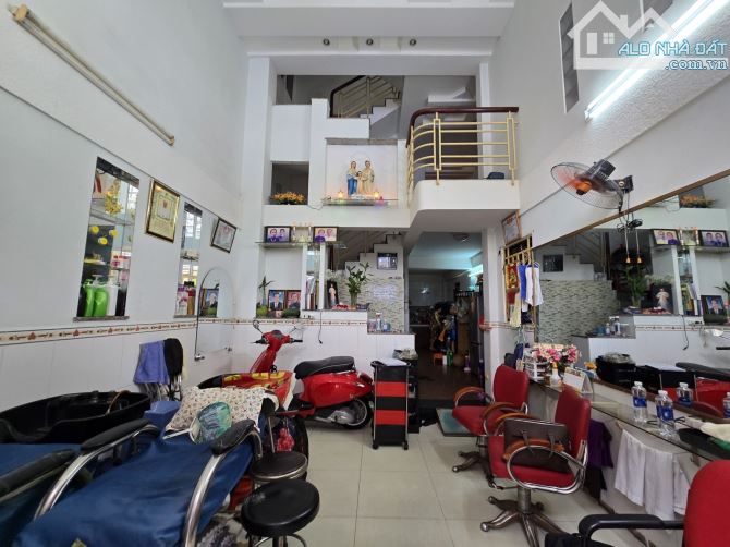 MẶT TIỀN HẺM 8M KD - ĐƯỜNG NGUYỄN CẢNH CHÂN, NGUYỄN TRÃI - Q.1 -DT:87M2 - 5 TẦNG, CHỈ 18TỶ - 2