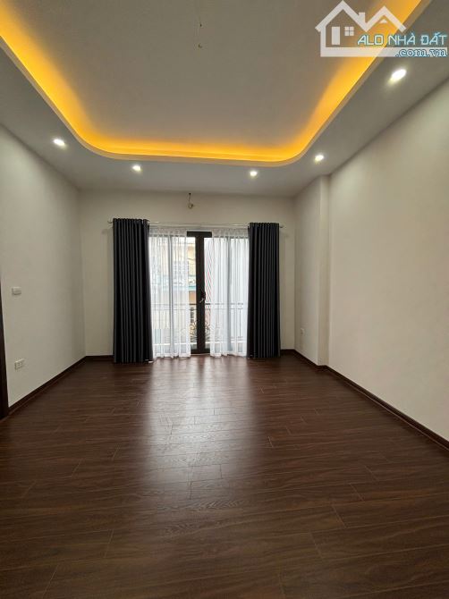 + Hiếm! Hơn 5 tỷ 42m có nhà đẹp Hữu Hòa Thanh Trì  không căn thứ 2! + Ô tô cách vài bước - 2