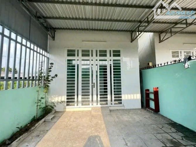 Bán nhanh nhà cấp 4 ngay Trần Thị Bốc Hóc Môn 81m2 Sổ hồng Riêng Sẵn 820triệu bao phí - 2