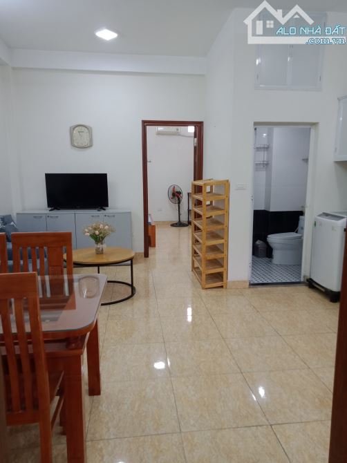 Cho thuê căn hộ dịch vụ 2N1K 65m2 tầng 3 Ngõ 141 Phố Trích Sài, Tây Hồ, Hà Nội. - 2